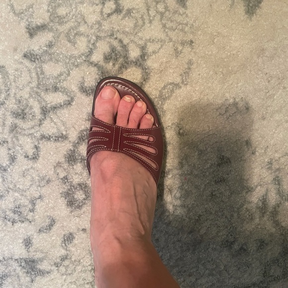 Red slides with wedge heel - Picture 3 of 10